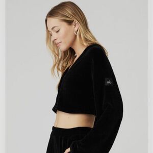 NWOT ALO Yoga Black Velvet Crop Top